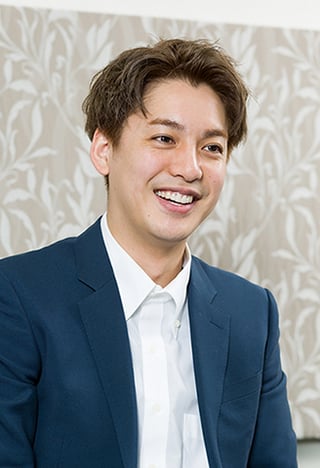 「世界中を飛び回るような仕事がしたい」と少年時代から夢見ていたと語る大野さん。