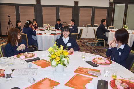 懇親会